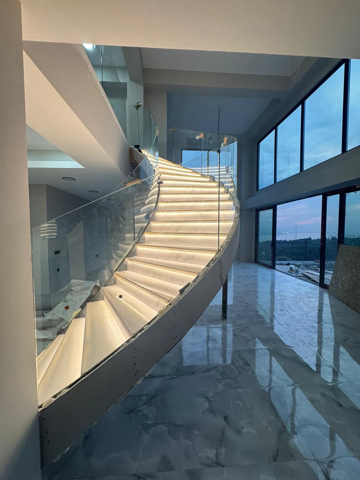 Bombeli Cam Korkuluk